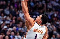 1xbet体育官网app-「独行侠不敌太阳，邓肯-史密斯火力全开」的简单介绍