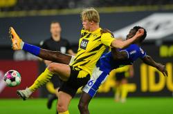 1xbet体育培训-沙尔克突袭多特蒙德，力争胜利的简单介绍