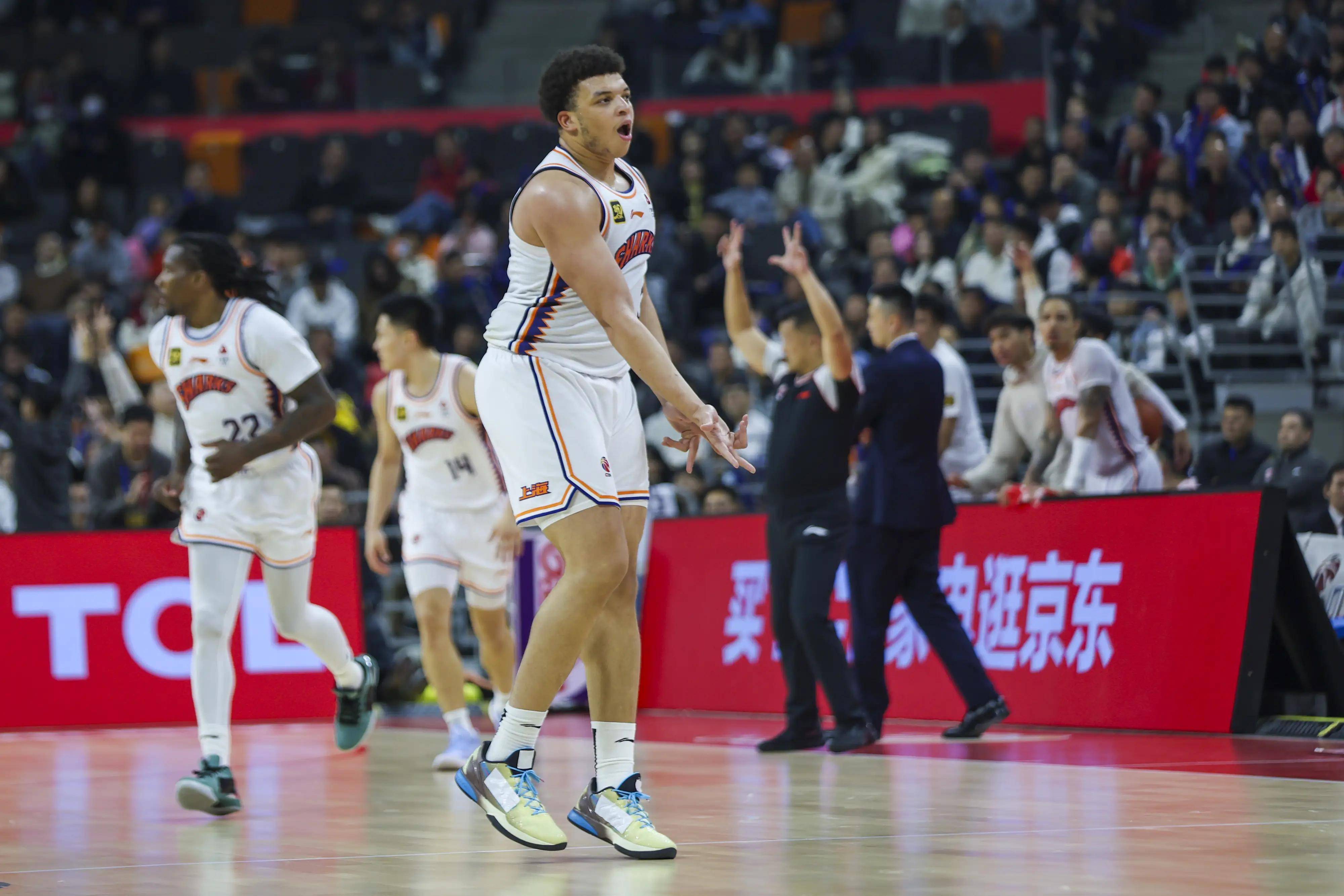 包含队员变化!球队后卫领袖回归训练场,士气大增的词条 包含队员变化!球队后卫领袖回归训练场,士气大增的词条