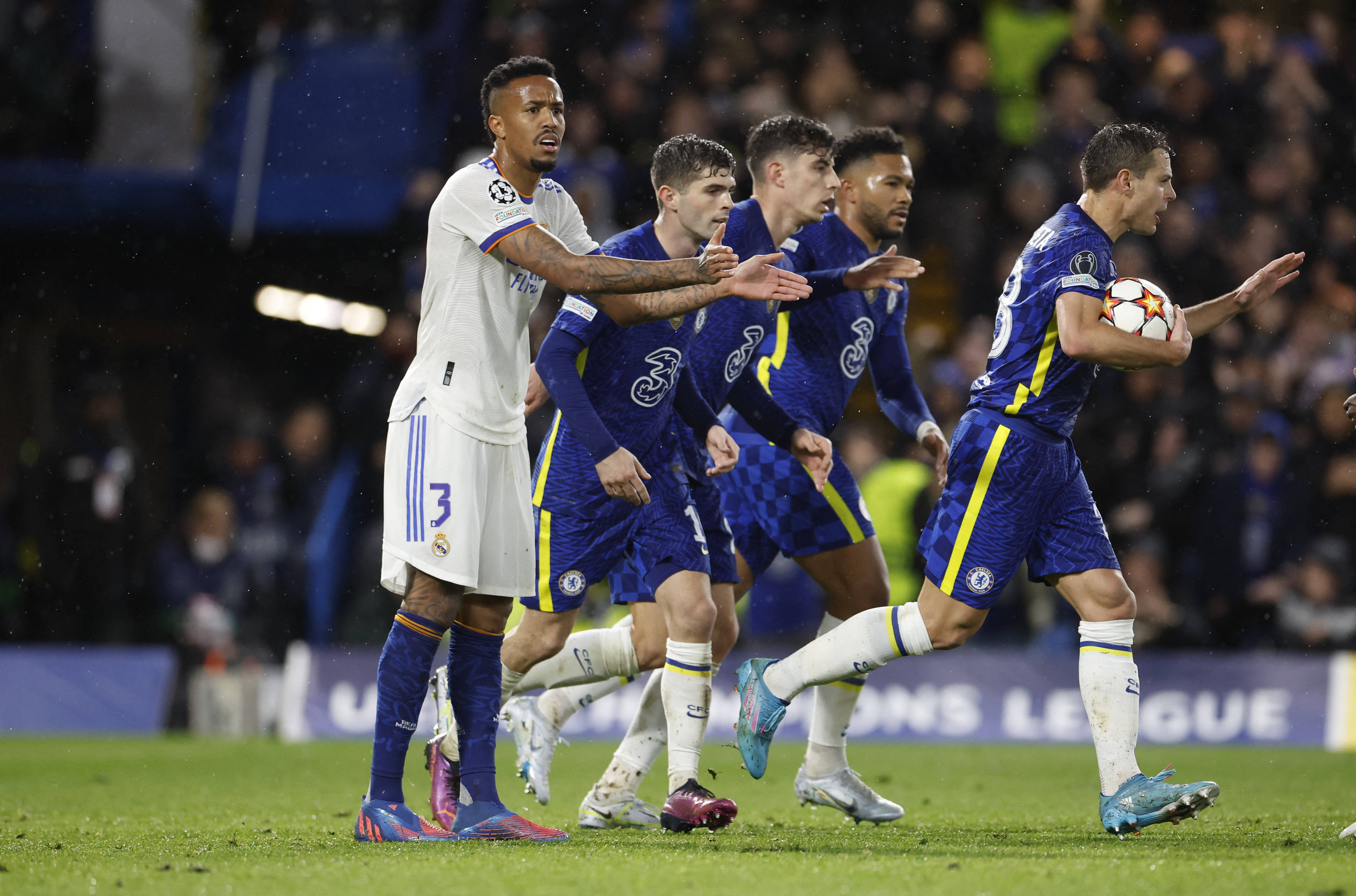 亚特兰大主场未能取胜，屡战屡败形势堪忧