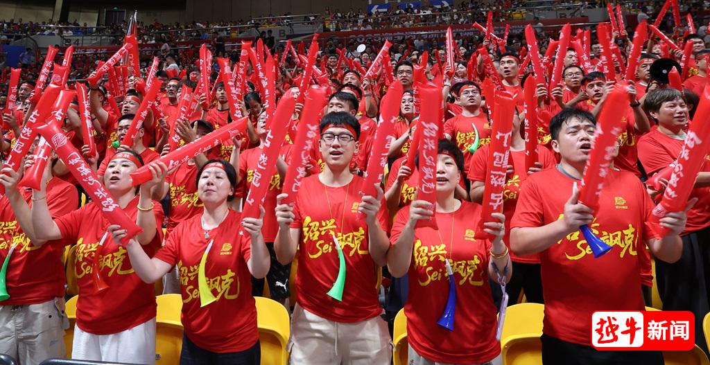 全新球场揭幕,球迷热情呼声响彻全场的简单介绍 全新球场揭幕,球迷热情呼声响彻全场的简单介绍