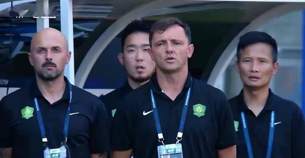 国安客场不敌鲁能,球队遭遇争议裁判 国安客场不敌鲁能,球队遭遇争议裁判