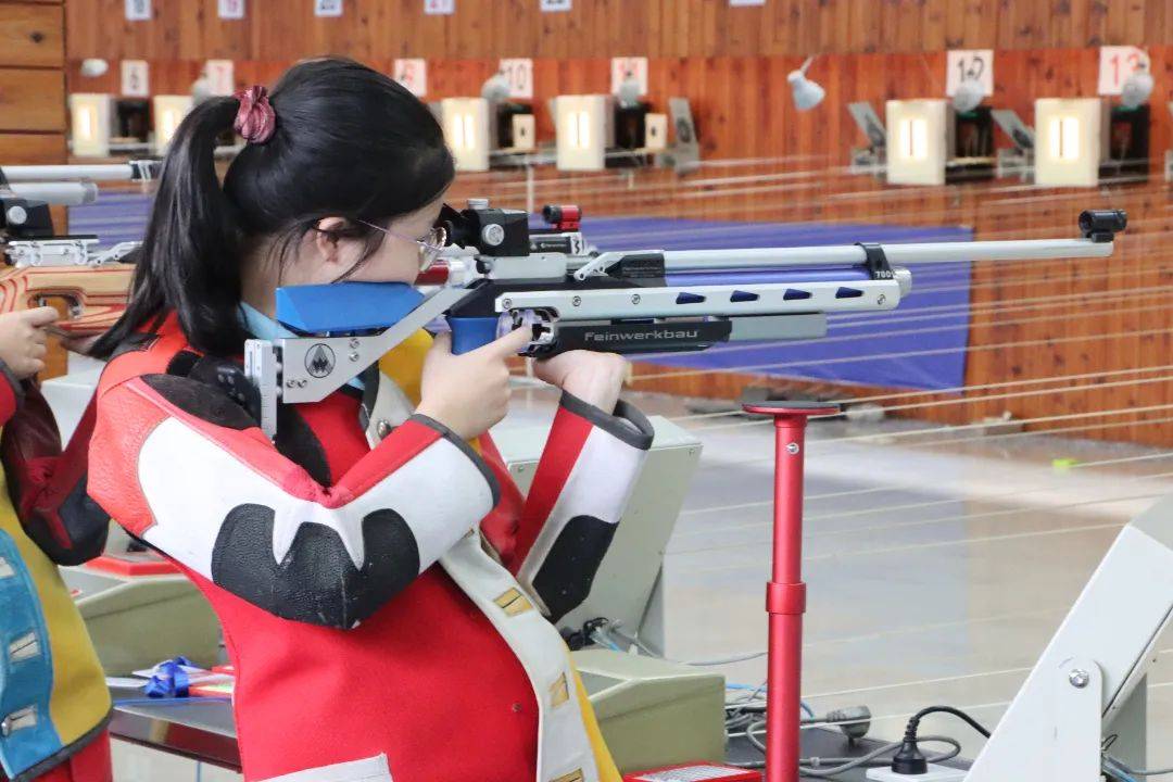 关于射击比赛紧张刺激,高手较量的信息 关于射击比赛紧张刺激,高手较量的信息